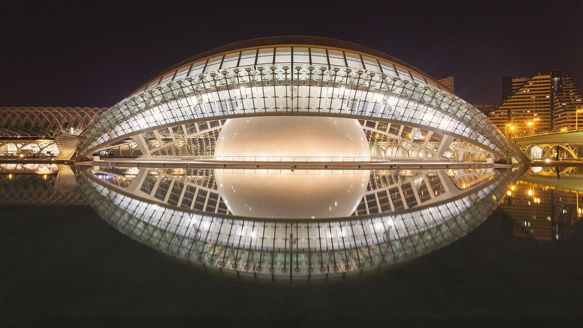 Valencia, the City of Arts and Sciences at dusk